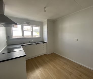 19 Wood Street, Wainuiomata - Photo 4