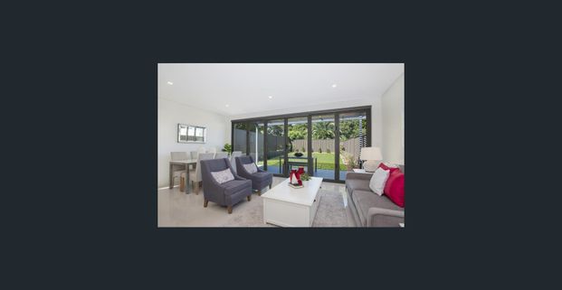 DOUBLE BRICK FOUR BEDROOM DUPLEX !!! - Photo 1