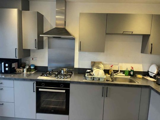 2 Bed Flat, Griffin Road, EH4 - Photo 1