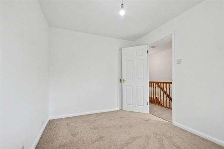 College Green, Droitwich Spa, Worcestershire, WR9 - Photo 4