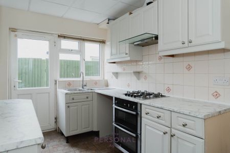 Horsley Close, Epsom - Photo 4