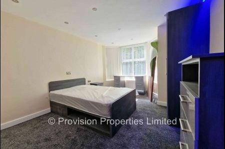 4 Bedroom Flats in Woodhouse - Photo 4