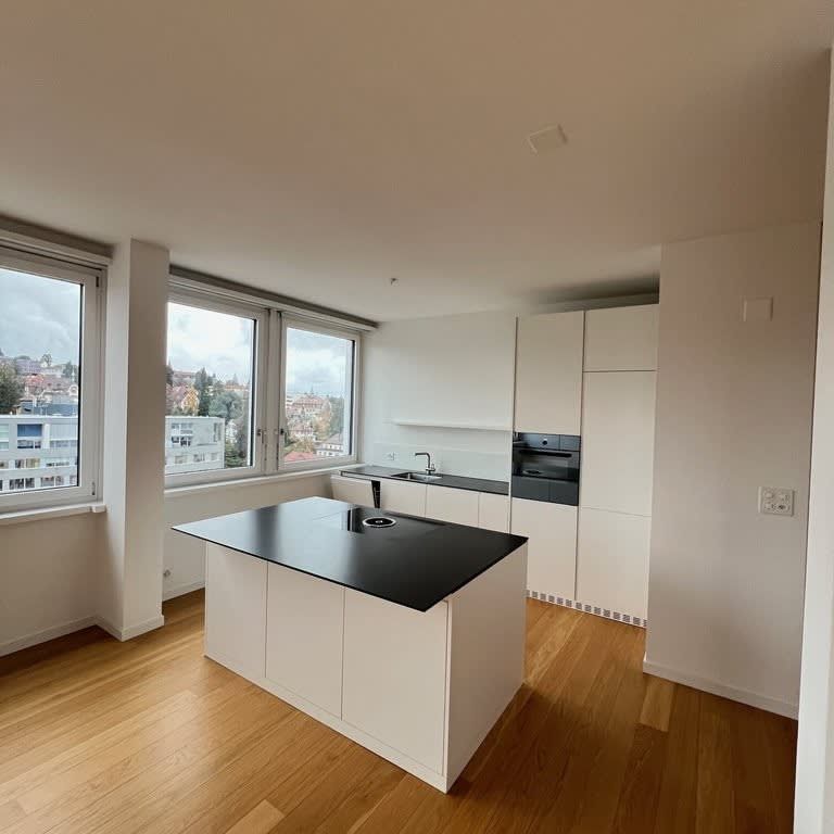 3 Zimmer, 125 m², 10. Stock - Photo 1