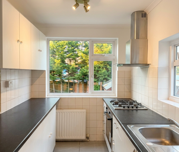 4 bedroom bungalow to rent - Photo 2