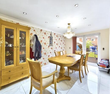 5 bedroom detached house to rent - Photo 3