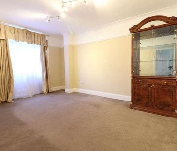 Fairfield Avenue, Edgware, Middlesex, HA8 - Photo 3