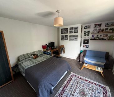 5 bedroom semi-detached house to rent - Photo 4