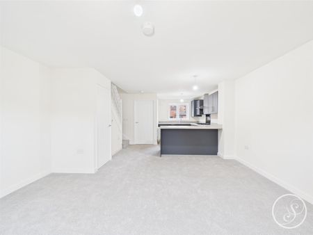 Heather Close, Seacroft, Leeds - Photo 2