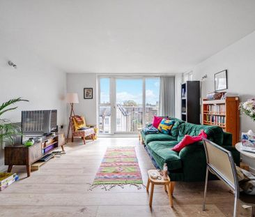 2 bedroom penthouse to rent - Photo 3