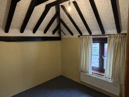 2 bedroom semi-detached house to rent - Photo 2