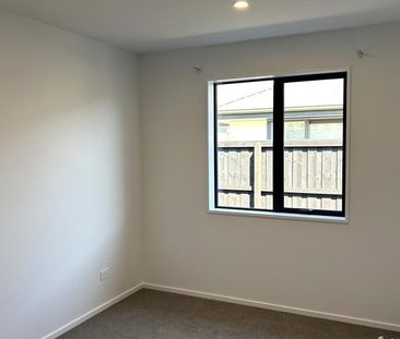 New 4 Bedroom Home - Photo 1