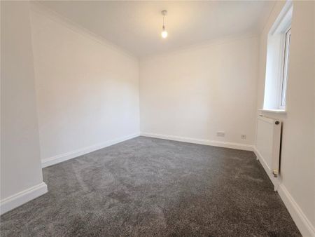 4 bed detached house to rent in Brimsdown Avenue, Laindon, SS15 - Photo 2