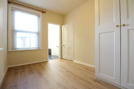 1 bedroom ground floor flat to rent - Photo 5