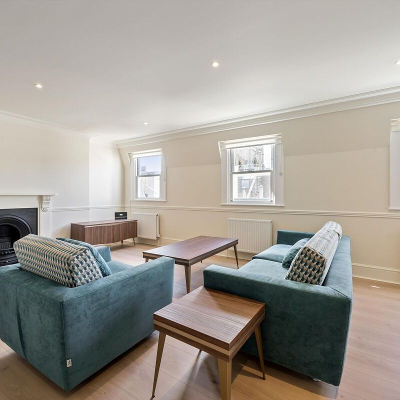 Recently refurbished two bedroom apartment to rent in Lancaster Gate, W2. - Photo 1