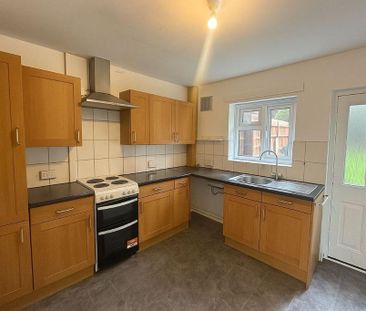 3 bedroom terraced house to rent - Photo 6