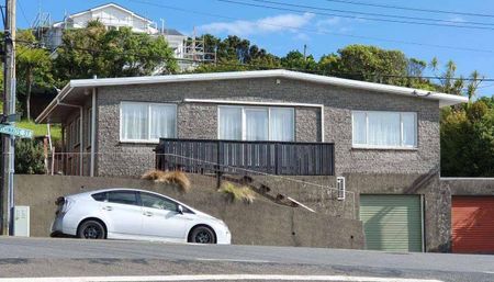 Spacious and bright in City End Karori - Photo 3