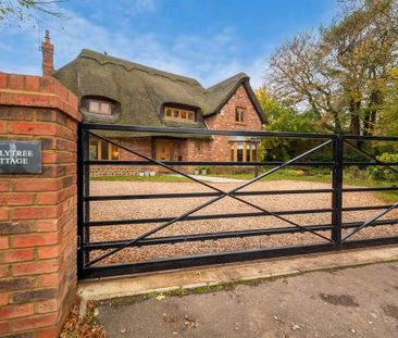 4 bedroom detached house to rent - Photo 2