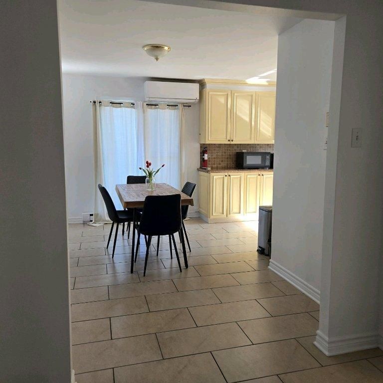 Logement 5 1/2 en location - Photo 1