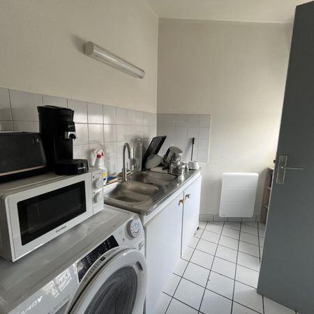 Location Appartement 1 pièce 40m² BORDEAUX 33200 - Photo 3