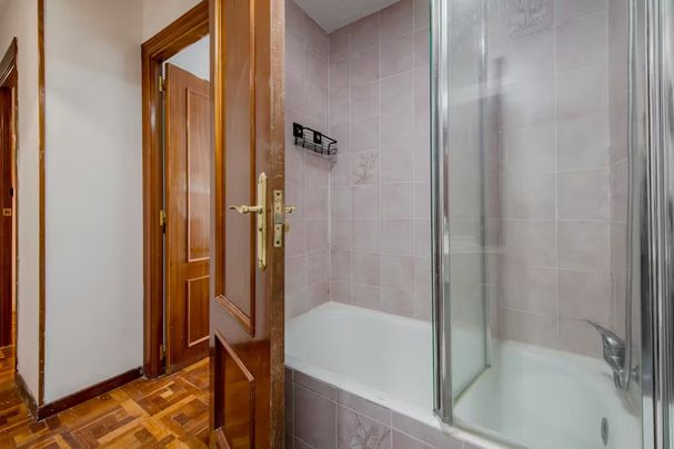 Calle de Fuendetodos, Madrid, Community of Madrid 28047 - Photo 1