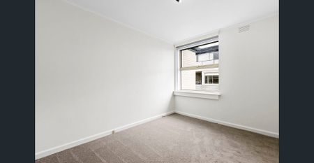 Top floor delight - Photo 2