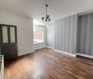 Edge Lane, Droylsden, Manchester, M43 6JJ - Photo 6