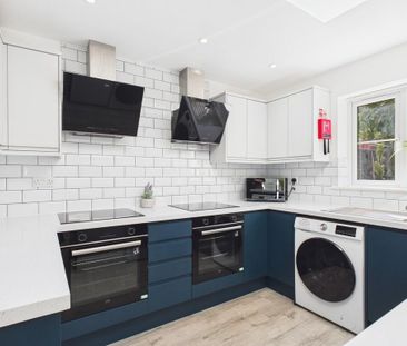 1 bedroom in a house share to rent - Photo 5