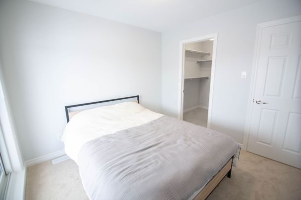 For Lease - 43 ZOISITE Private, Barrhaven, Ontario - Photo 1