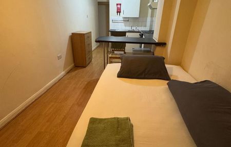 Studio to rent - Photo 5