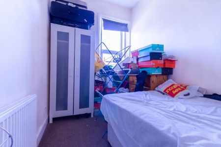 4 bedroom terraced house to rent - Photo 5