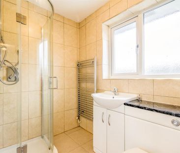 4 bedroom semi-detached house to rent - Photo 5