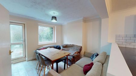 3 bedroom terraced house to rent - Photo 5