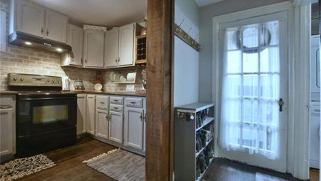 For Lease - 265 10th Street, Hanover, Ontario - Photo 2