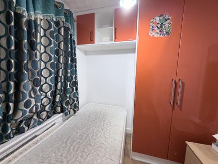 4 bedroom terraced house to rent - Photo 4