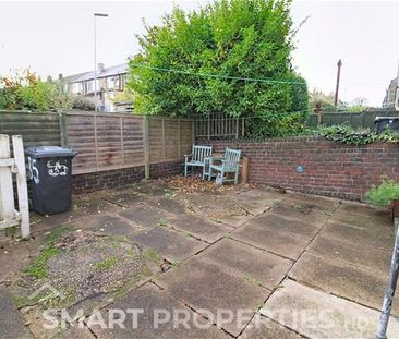 Blackmoorfoot Road, Crosland Moor, Huddersfield - Photo 1