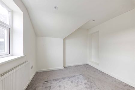 1 bedroom Flat in George Street, Reading - Photo 2