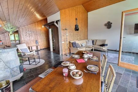 Appartement à louer à la semaine sur la place du village - Photo 3