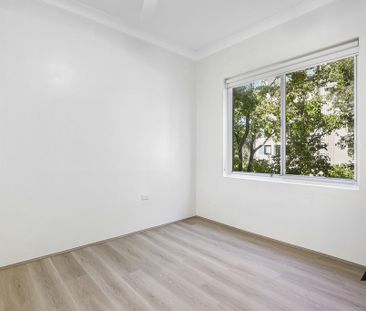 Tastefully Renovated, Modern And Sun Kissed, Private And Ambient Ex... - Photo 5