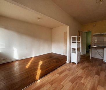 Location Appartement 2 pièces 46m² AIRE SUR L ADOUR 40800 - Photo 3