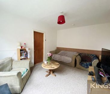 4 bedroom semi-detached house to rent - Photo 1