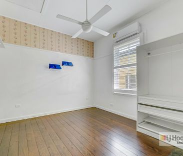 Charming Riverside Home in Horseshoe Bend, Maitland! - Photo 2