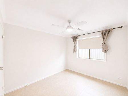 4 BEDROOM HOME IN KIALLA - Photo 3