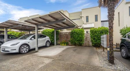 Three Kings flat - Photo 3