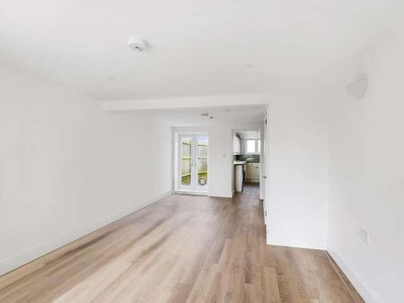 Upton Terrace, Upton, Buckinghamshire, HP17 - Photo 2