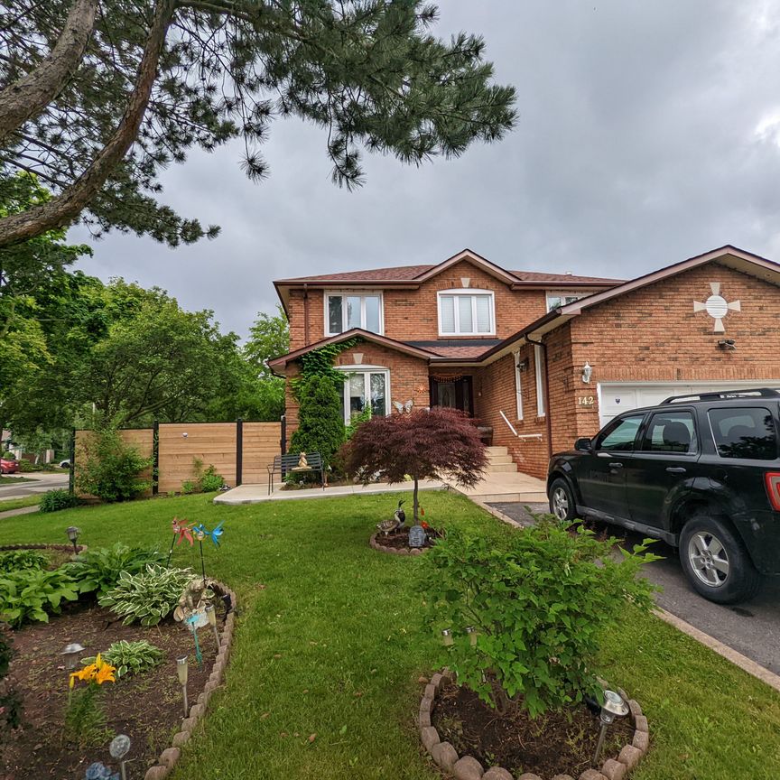 For Lease - 142 Whitchurch Mews, Mississauga, Ontario - Photo 1