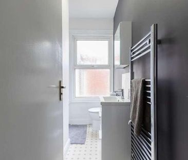 Carholme Road // West End // Bed Student House // Aug, LN1 - Photo 3
