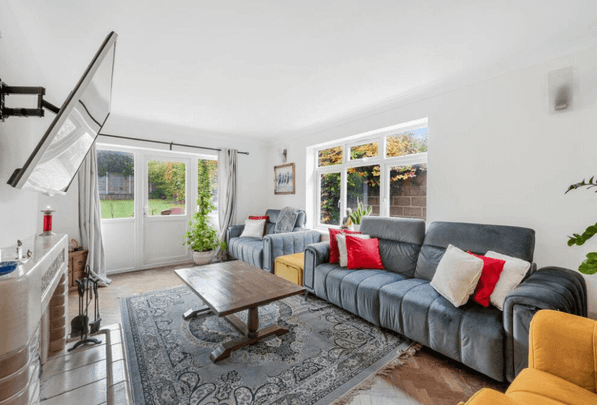 5 bedroom detached house to rent - Photo 1