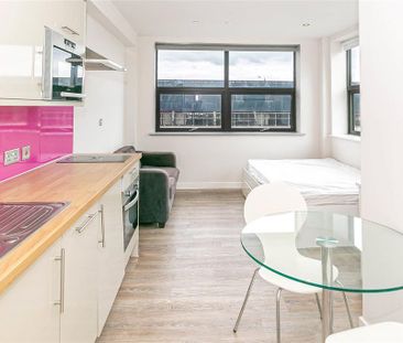 Studio to rent - Photo 1