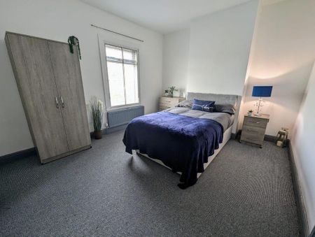 1 bedroom in a house share to rent - Photo 4