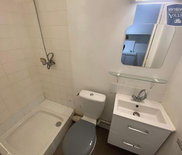 Location Appartement 2 pièces 37m² LA VALETTE DU VAR 83160 - Photo 5